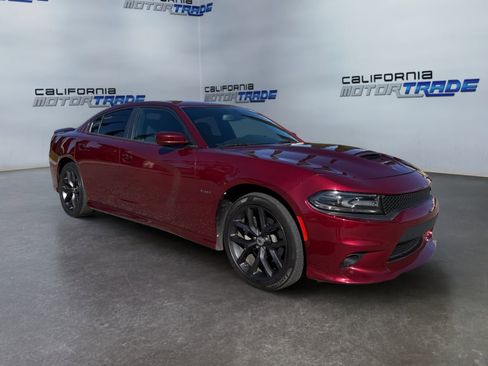 Used 2019 Dodge Charger R/T w/ Cold Weather Package image 3