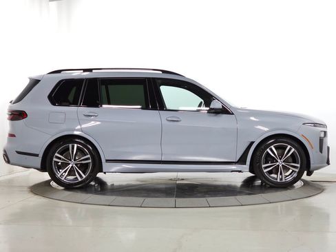 Used 2023 BMW X7 xDrive40i w/ M Sport Package AWD/4WD image 10