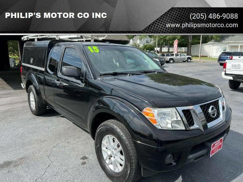 Used 2015 Nissan Frontier SV image 1
