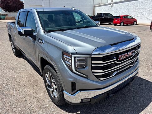 Used 2023 GMC Sierra 1500 SLT w/ X31 Off-Road Package AWD/4WD image 3