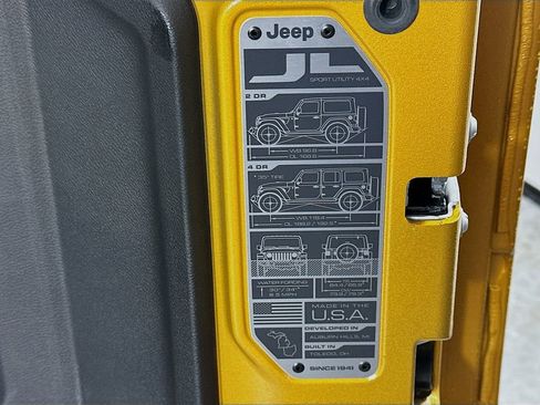 New 2026 Jeep Wrangler Unlimited Rubicon AWD/4WD image 21