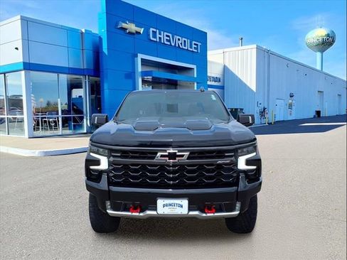 Used 2023 Chevrolet Silverado 1500 ZR2 w/ Technology Package image 9