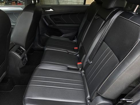 Used 2022 Volkswagen Tiguan SE R-Line FWD image 13