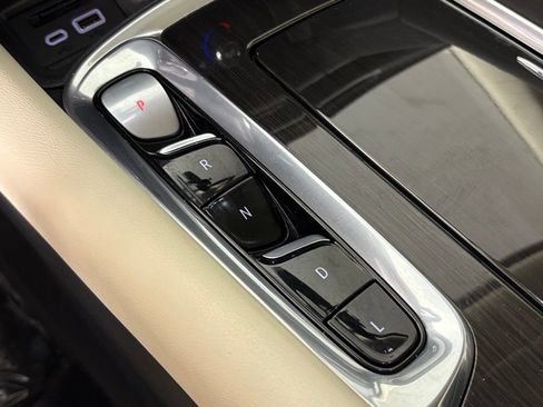 Used 2024 Buick Enclave Essence w/ Sound and Sites Package image 34