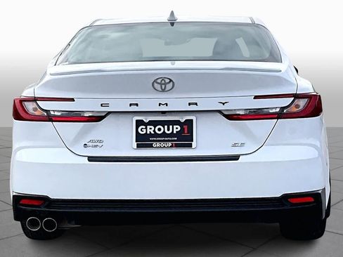 Used 2025 Toyota Camry SE image 4