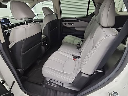 Used 2025 Honda Pilot EX-L image 29