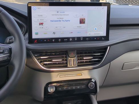 Certified 2023 Ford Escape Platinum w/ Premium Technology Package image 29