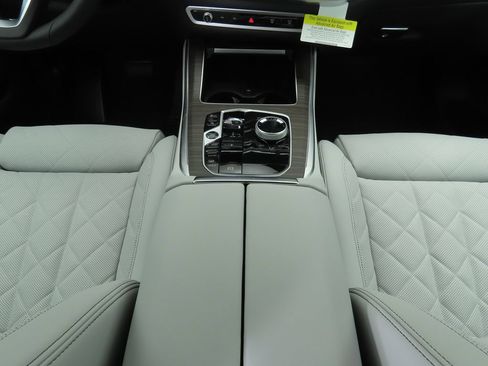 Used 2026 BMW X5 xDrive40i w/ Executive Package AWD/4WD image 17