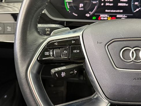 Used 2021 Audi e-tron Premium w/ Convenience Plus Package image 19
