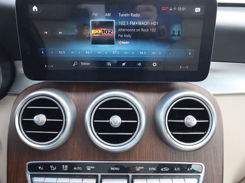 Used 2021 Mercedes-Benz GLC 300 4MATIC image 13