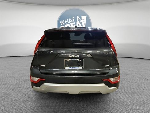 Used 2023 Kia Niro LX image 5