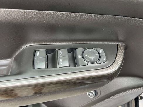 Used 2023 GMC Acadia SLT AWD/4WD image 18