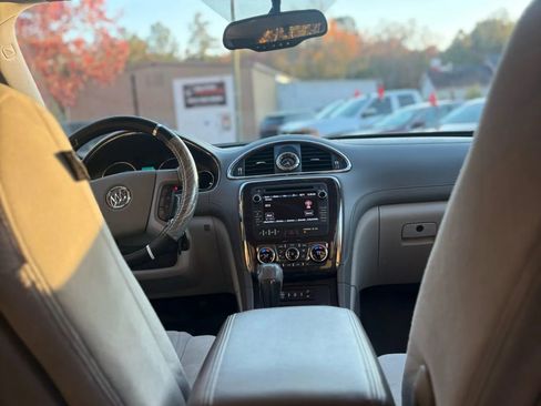 Used 2017 Buick Enclave Convenience image 29