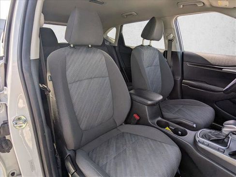 Used 2022 Kia Seltos LX image 17