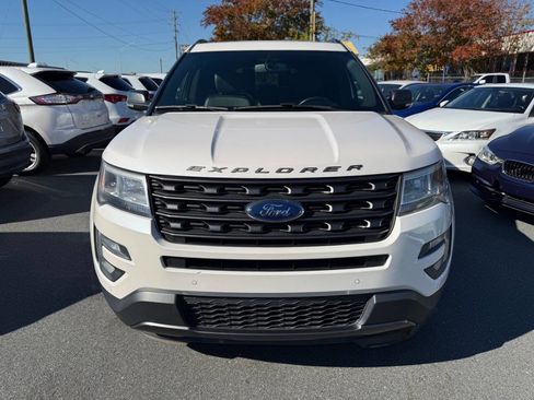 Used 2017 Ford Explorer XLT w/ Equipment Group 202A image 2