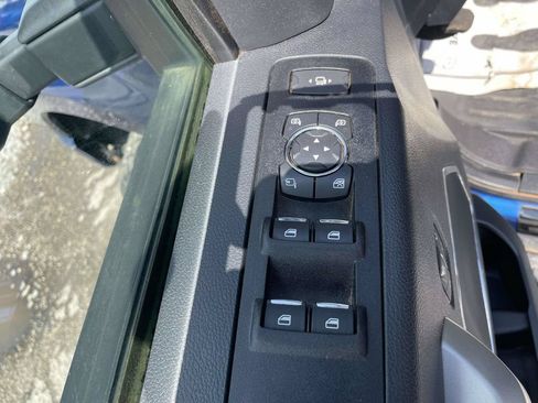 Used 2022 Ford F250 Lariat w/ Black Appearance Package AWD/4WD image 7