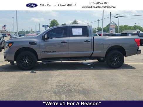 Used 2019 Nissan Titan SV w/ SV Convenience Package AWD/4WD image 2