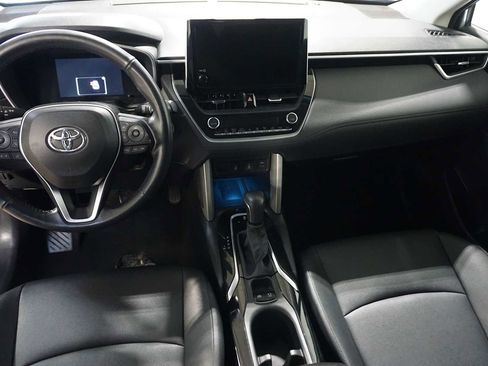 Used 2023 Toyota Corolla Cross XLE image 16