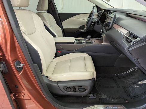 Certified 2024 Lexus RX 350 w/ Convenience Package image 34