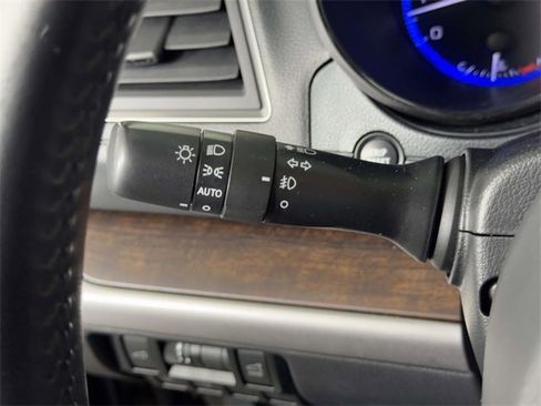 Used 2015 Subaru Outback 3.6R Limited image 21