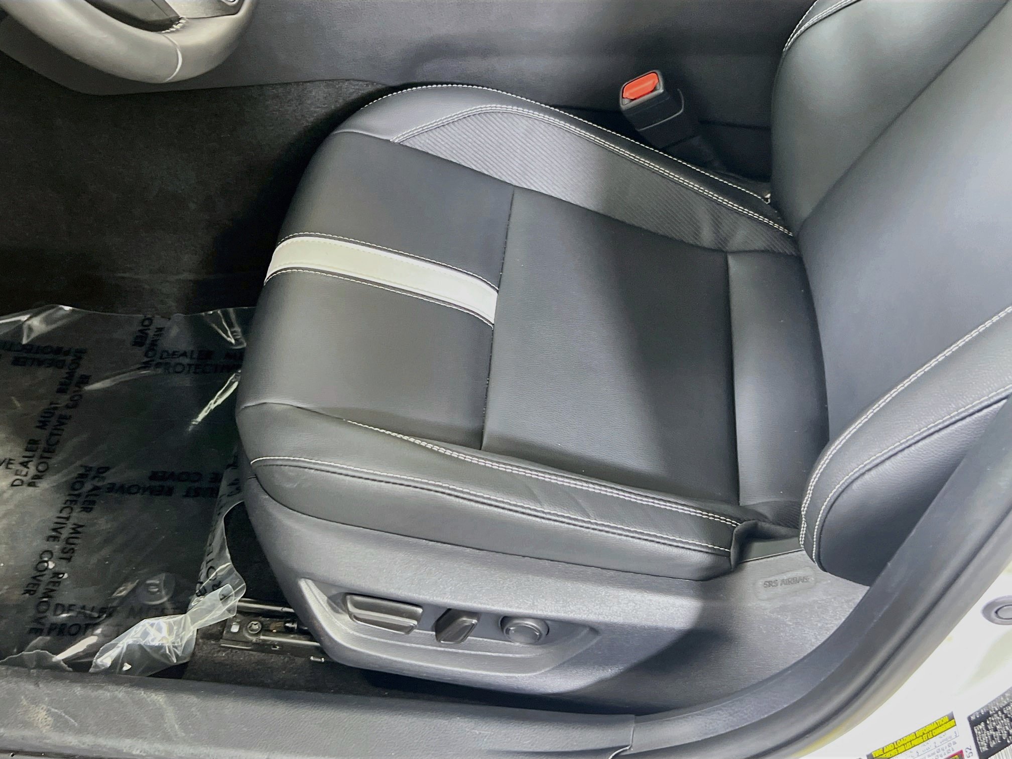 Used 2025 Toyota Camry SE AWD/4WD image 18