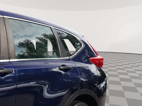 Used 2017 Honda CR-V LX image 11