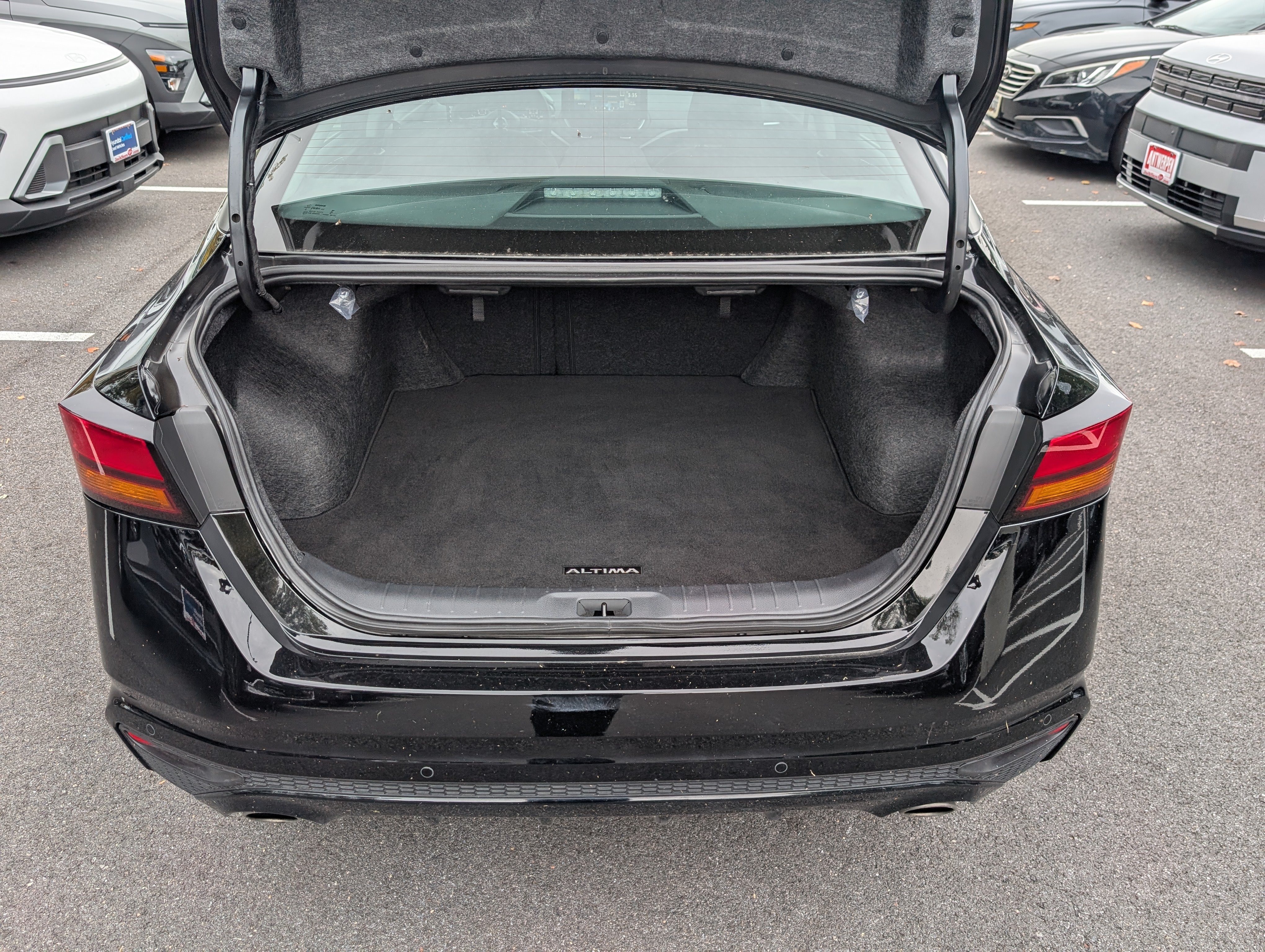 Used 2025 Nissan Altima 2.5 SV w/ SV Special Edition Package FWD image 12