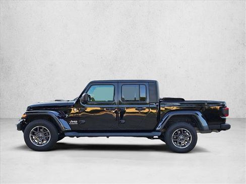 Used 2020 Jeep Gladiator Overland AWD/4WD image 8