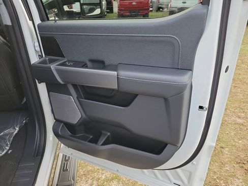 New 2026 Ford F250 Lariat w/ Black Appearance Package image 29