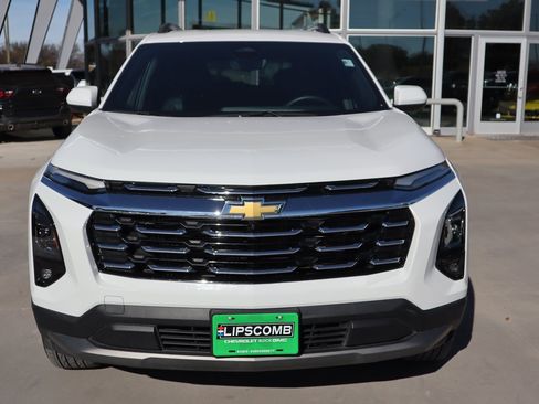 Used 2025 Chevrolet Equinox LT w/ Convenience Package II image 3