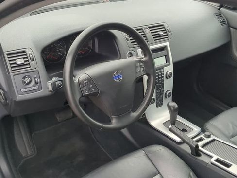 Used 2011 Volvo S40 T5 w/ Preferred Pkg image 2