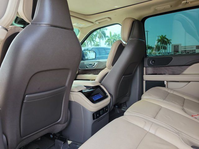 Certified 2024 Lincoln Navigator Reserve AWD/4WD image 15