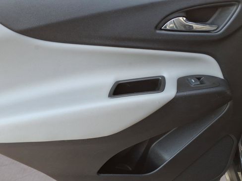 Used 2023 Chevrolet Equinox LT image 9