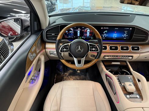Used 2021 Mercedes-Benz GLS 450 4MATIC image 12