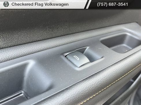 Used 2024 GMC Terrain AT4 image 30