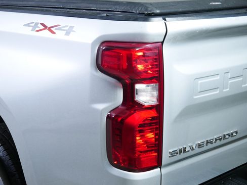 Used 2019 Chevrolet Silverado 1500 LT w/ All-Star Edition AWD/4WD image 17