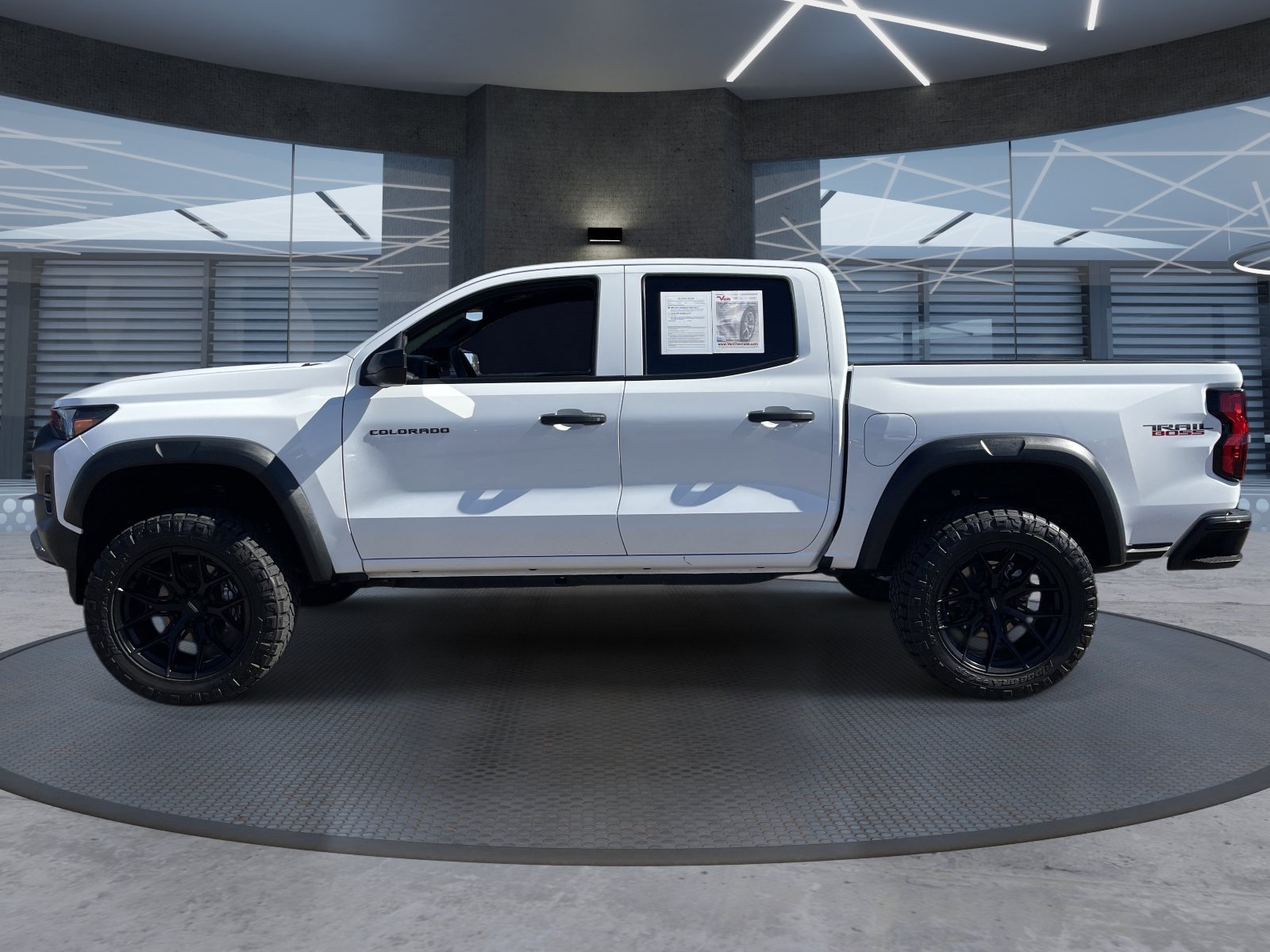Used 2024 Chevrolet Colorado Trail Boss AWD/4WD image 3