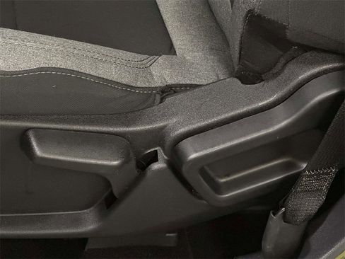 Used 2023 Ford Bronco Base image 12