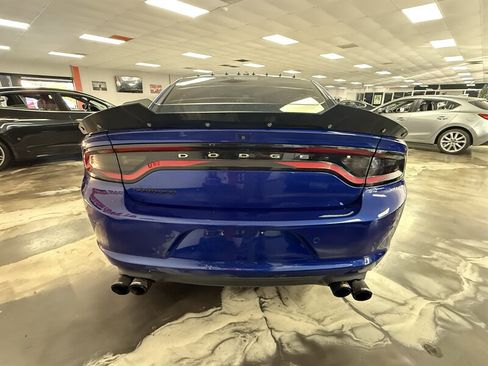 Used 2018 Dodge Charger SXT w/ Blacktop Package image 3