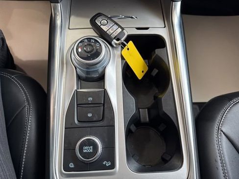 Used 2022 Ford Explorer XLT w/ Equipment Group 202A image 23