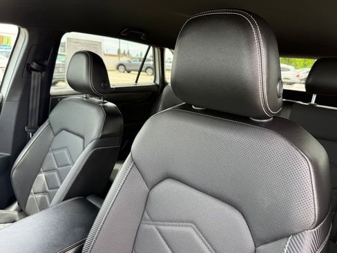 Used 2024 Volkswagen Atlas Cross Sport SE FWD image 14