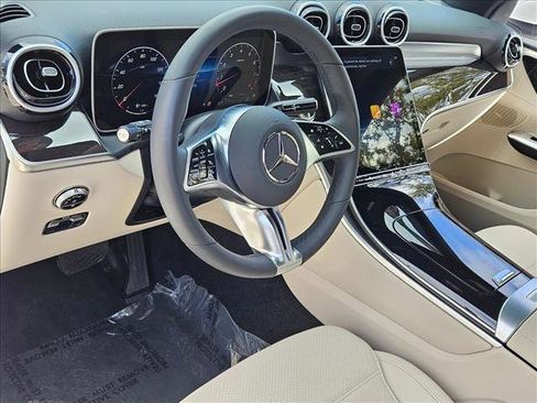 Used 2026 Mercedes-Benz GLC 300 image 10