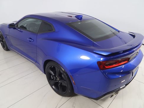 Used 2018 Chevrolet Camaro SS RWD image 32
