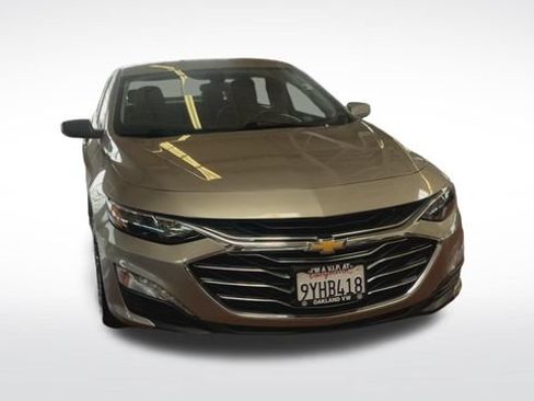 Used 2022 Chevrolet Malibu LT FWD image 2