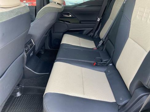 Used 2024 Lexus GX 550 AWD/4WD image 21