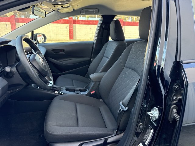 Used 2025 Toyota Corolla LE FWD image 24