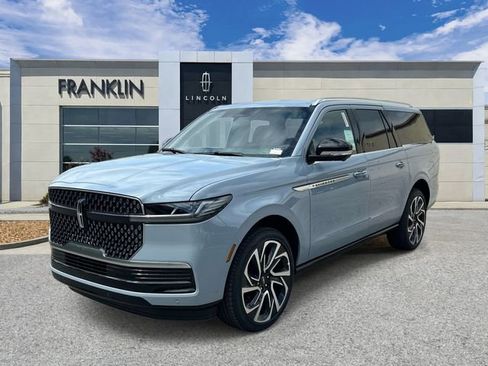 New 2026 Lincoln Navigator L Reserve AWD/4WD image 3