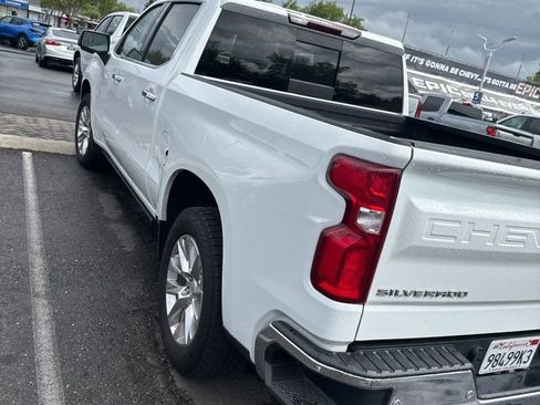 Used 2022 Chevrolet Silverado 1500 LTZ image 8