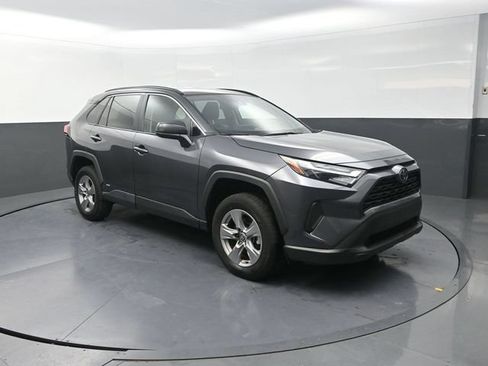 Used 2025 Toyota RAV4 LE AWD/4WD image 10