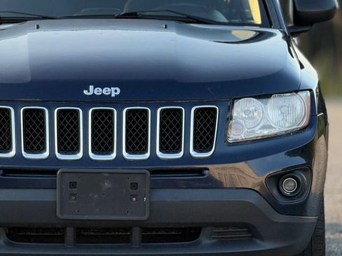 Used 2013 Jeep Compass Latitude AWD/4WD image 12